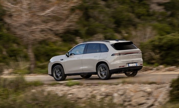 suv hybride familial polyvalent c10 reev grande autonomie recharge rapide leapmotor valence drome ardeche rhone alpes 2